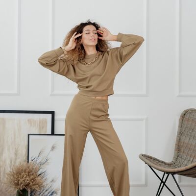 Costume olive avec pantalon évasé