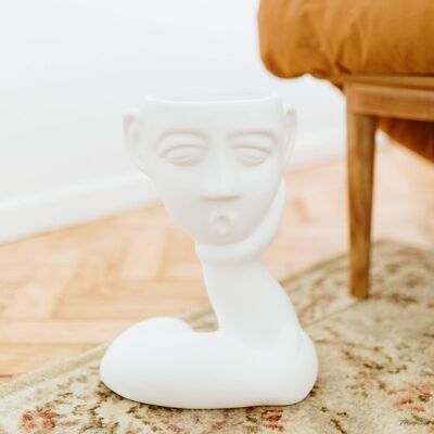 Keramikvase mit einhändigem Gesicht