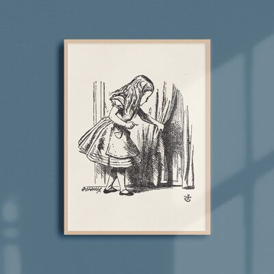 Poster 21x30 - Alice entdeckt eine sehr kleine Tür hinter dem Vorhang