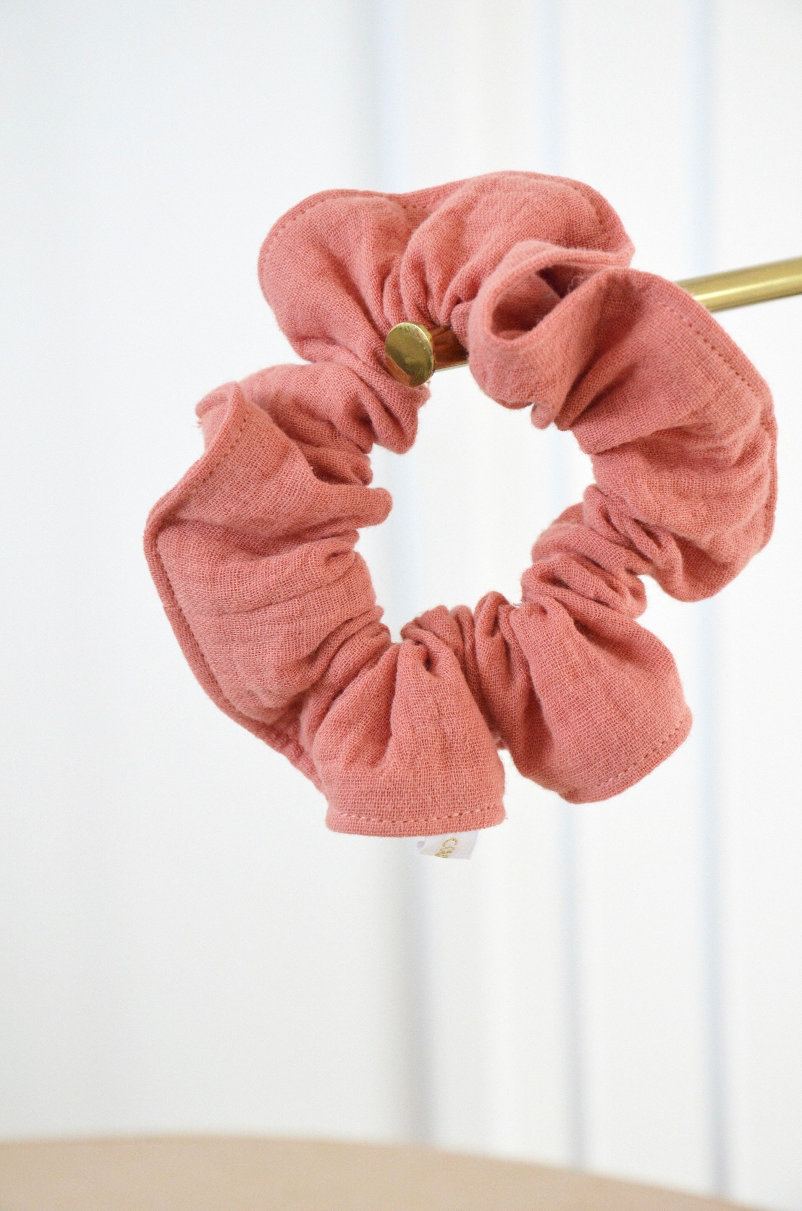Einfaches Marsala-Scrunchie