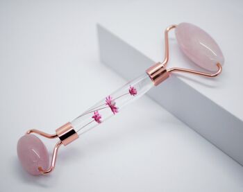 Rouleau de quartz rose avec poignée fleur 2