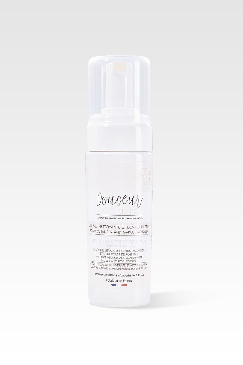 Schiuma detergente e struccante all'acai biologico Aloe vera biologica Rosa biologica Ninfea biologica