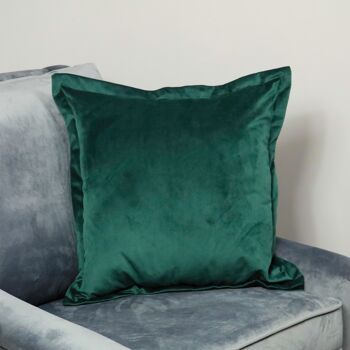 Housse de coussin en velours vert foncé 1