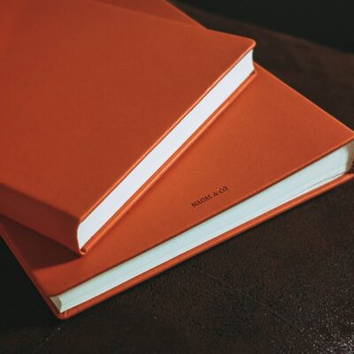 Orange persönliches A4-Buch