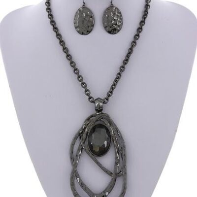 Alake Hammered Glass Pendant Necklace & Earring Set - black