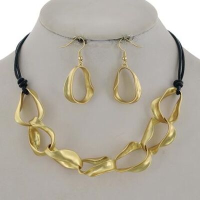 Abeke Necklace and Earrings Set