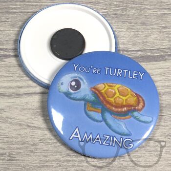 Badge de motivation de 58 mm Turtley Amazing Turtle - Aimant 1