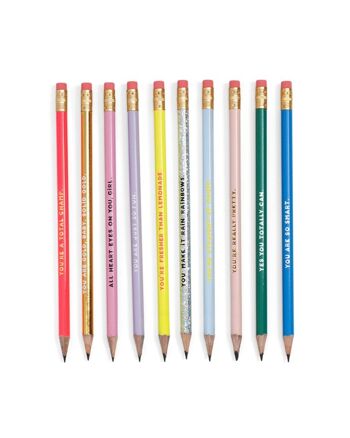 écrire sur un ensemble de crayons, compliments 2