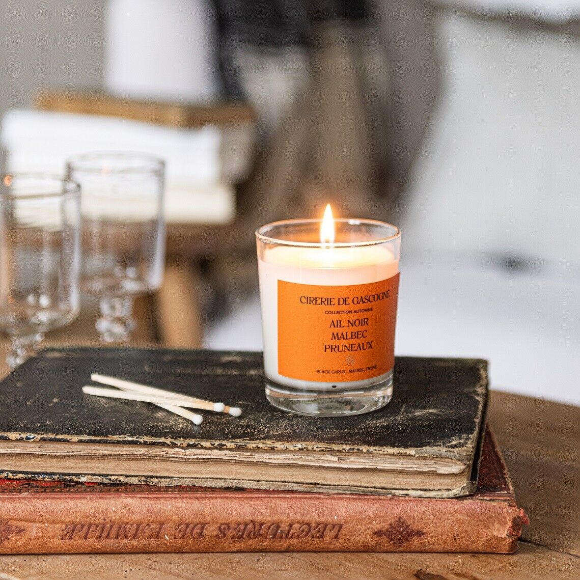 Candela profumata all'aglio nero - Malbec - Prugne