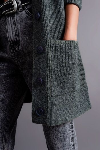Cardigan long en tricot doux gris avec poches 2