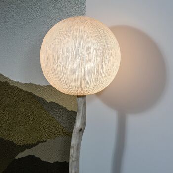 Lampadaire en fibre de
 verre, pied en racine de
 bois 35x139cm rawa 3