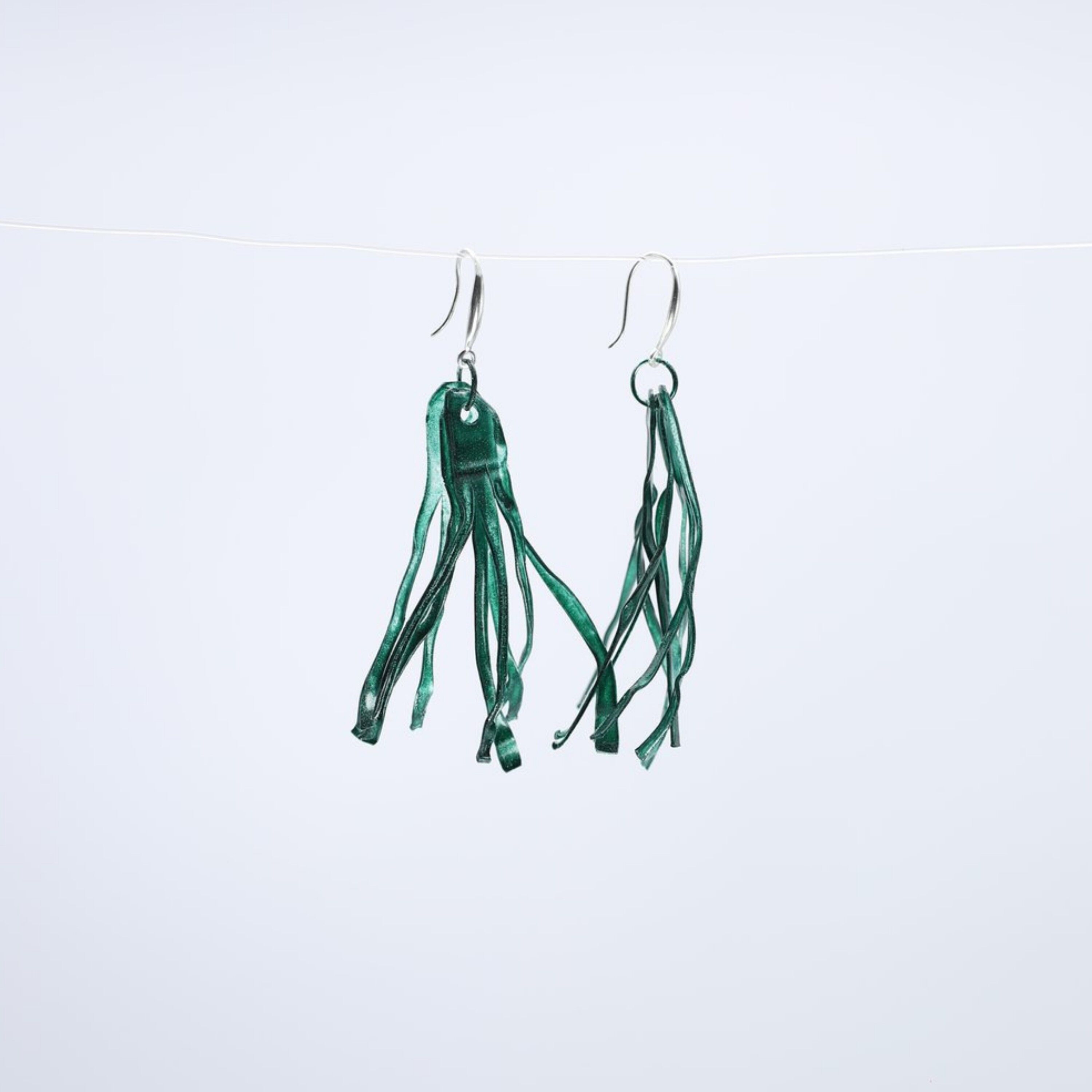 Aqua Willow Tree Ohrringe - Handbemalt - Pfauenblau