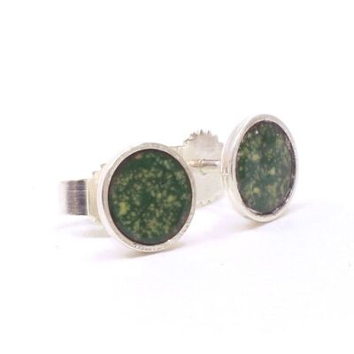 Silver enamel stud earrings | 6 mm green