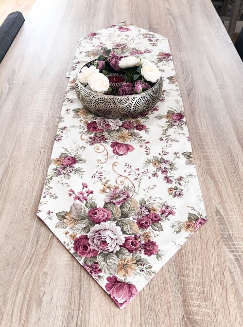 Table runner with roses on cream pattern. Summer handmade table runner.