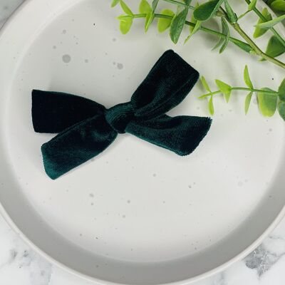 Autumn - 3.5" Handtied Velvet Bow Green