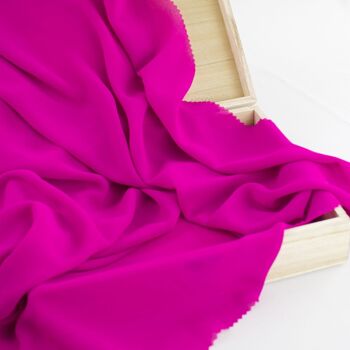 Tissu mousseline crêpe fuchsia 1