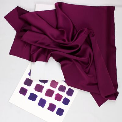 Tissu satin torsadé grenat
