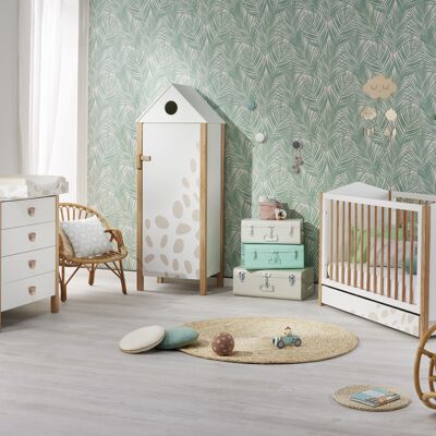 Complete room (with trunk + cradle drawer + changing table given away) Sophie la girafe