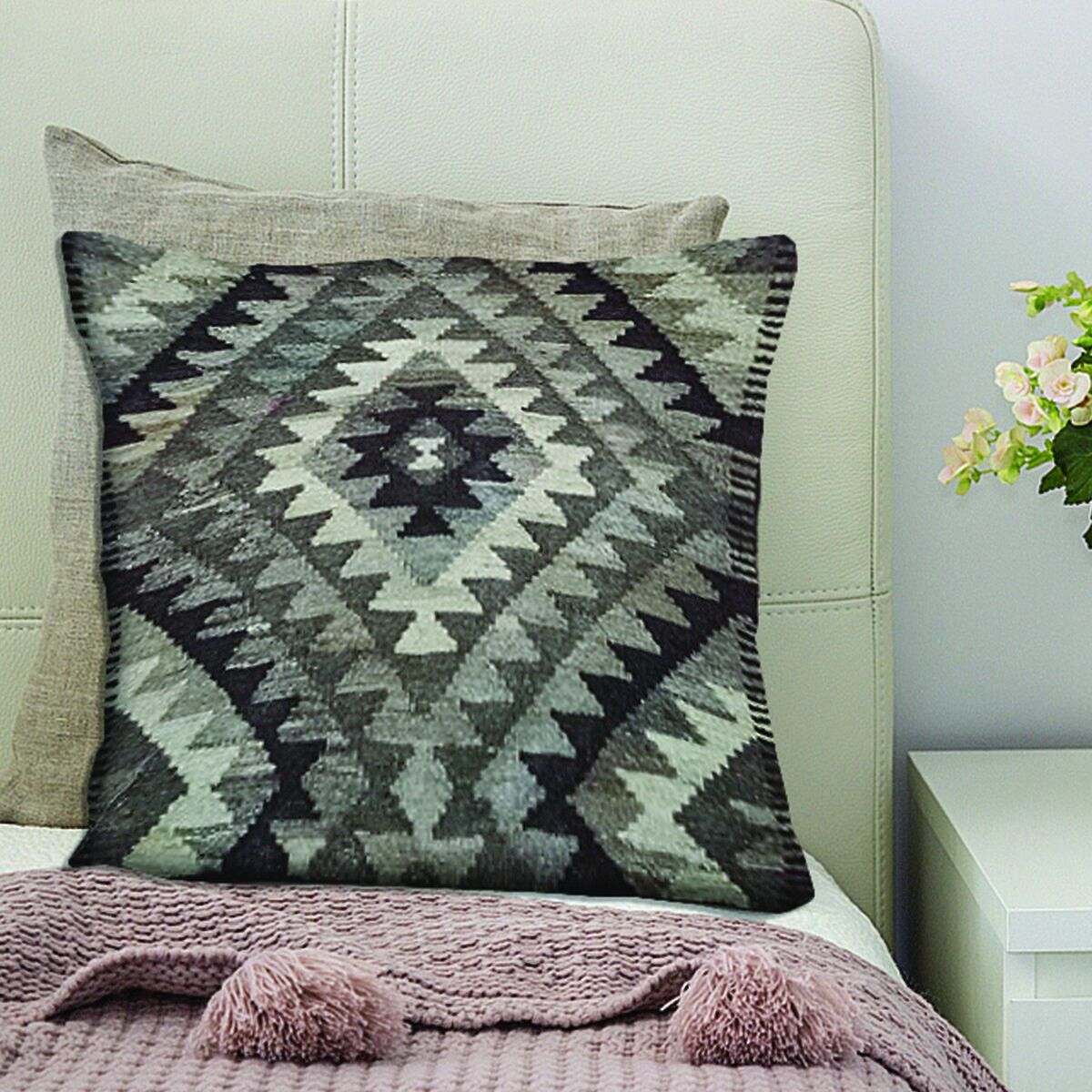 Fodera per cuscino Zorba in pietra focaia intrecciata a mano Kilim