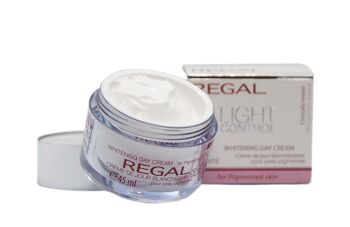 Regal Light Control Whitening Day Cream - Anti-Pigment Dagcrème SPF 15 2