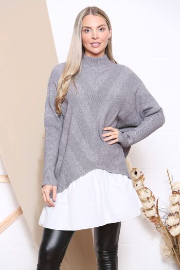 pull gris à motifs en V et sous-couche chemise 1