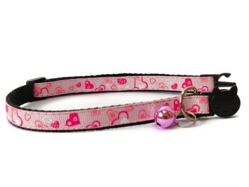 Collier chat rose clair avec coeurs d'amour roses 2