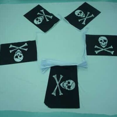 20m 32 flag 18"x12" Skull and Crossbones (pirate) Bunting