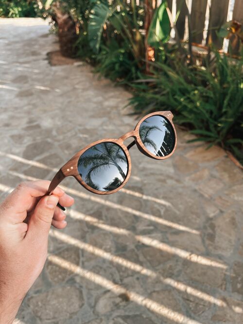 Round Sustainable Wood Sunglasses - Monroe