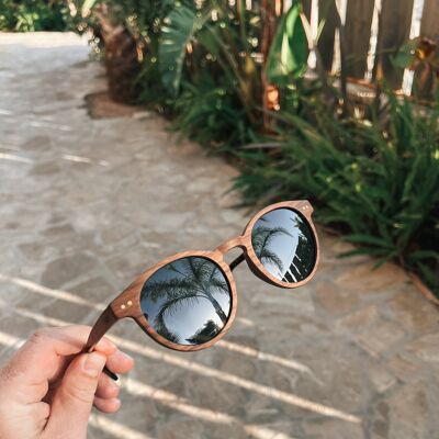 Round Sustainable Wood Sunglasses - Monroe
