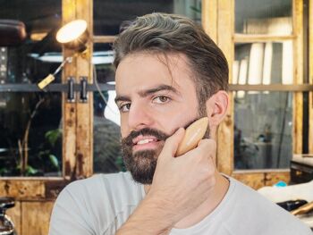 Brosse à barbe en poils de sanglier - Fabriquée en France 4BM00127 5