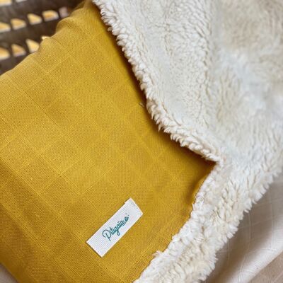 Yellow birth blanket in organic cotton