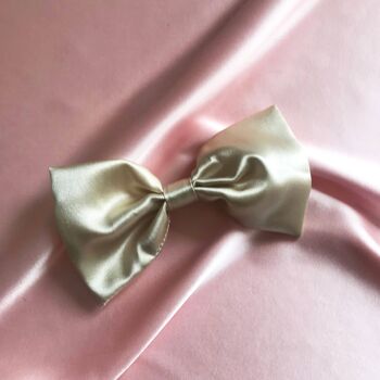 Silk Lily Hair Bow-Champagne 1