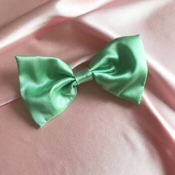 Silk Lily Hair Bow-Menthe 1