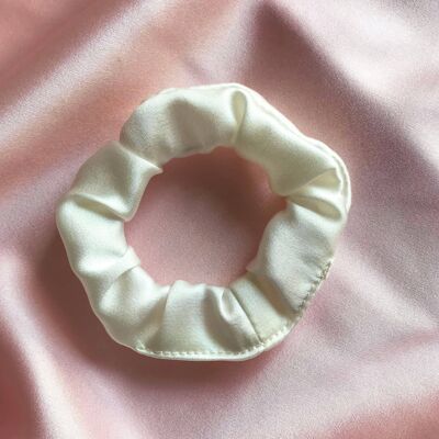 Silk Mini Astrid Scrunchie 22 Farben-Elfenbein