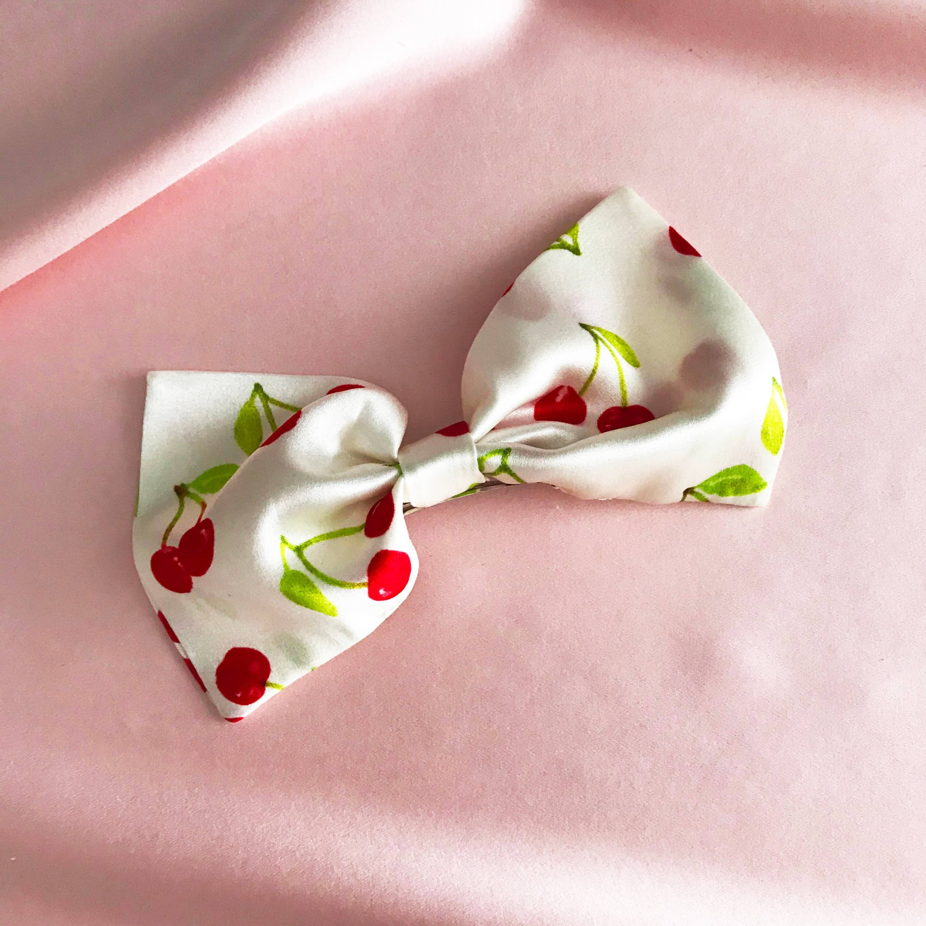 Summer Cherry Print Seidenlilie Haarschleife