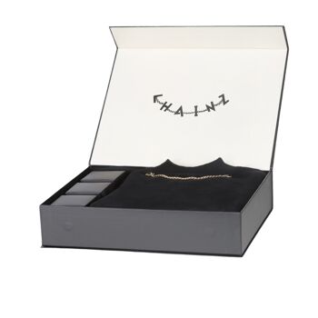 Box t-shirt noir avec bijoux (taille s) 3
