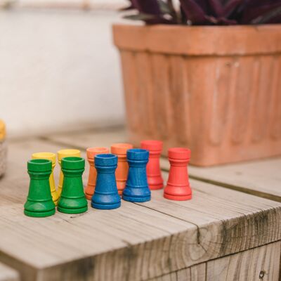 10 torri di scacchi colorate