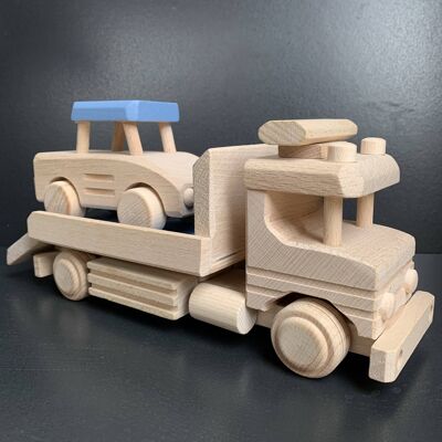 Handgefertigter Abschleppwagen aus Holz