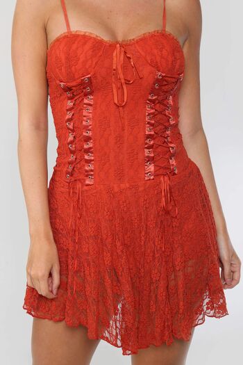 Mini-robe corset rouge en dentelle 5