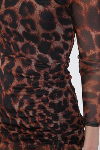 Mini-robe moulante froncée en maille à imprimé léopard 4