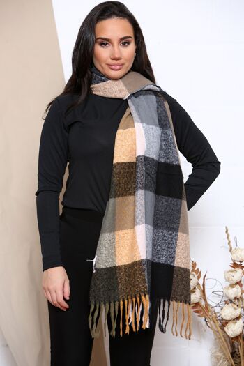 écharpe d'hiver en laine mélangée à carreaux rétro noir 3