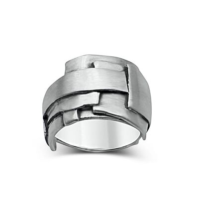 The metallurgist ring