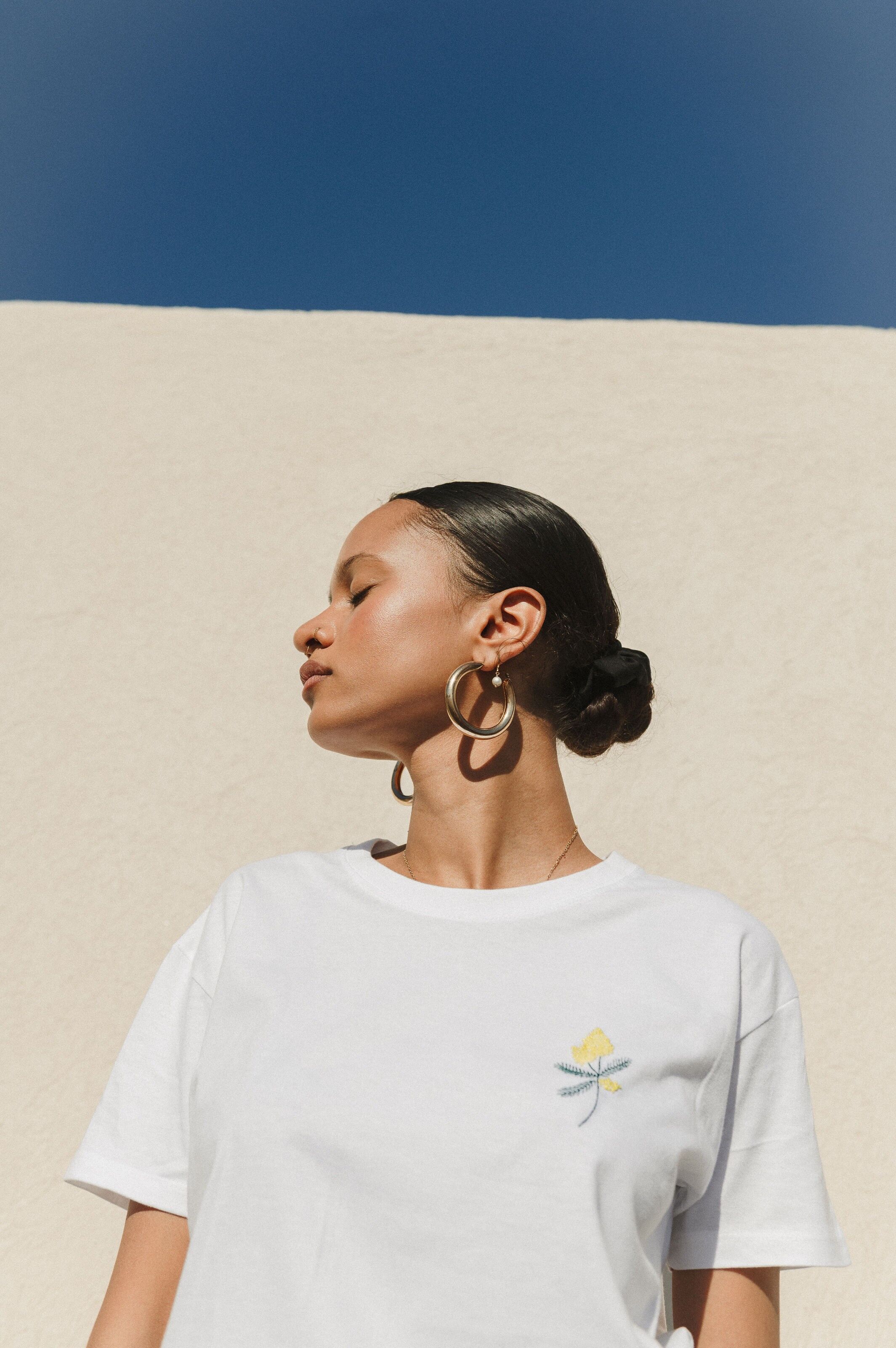 Camiseta bordada Mimosa