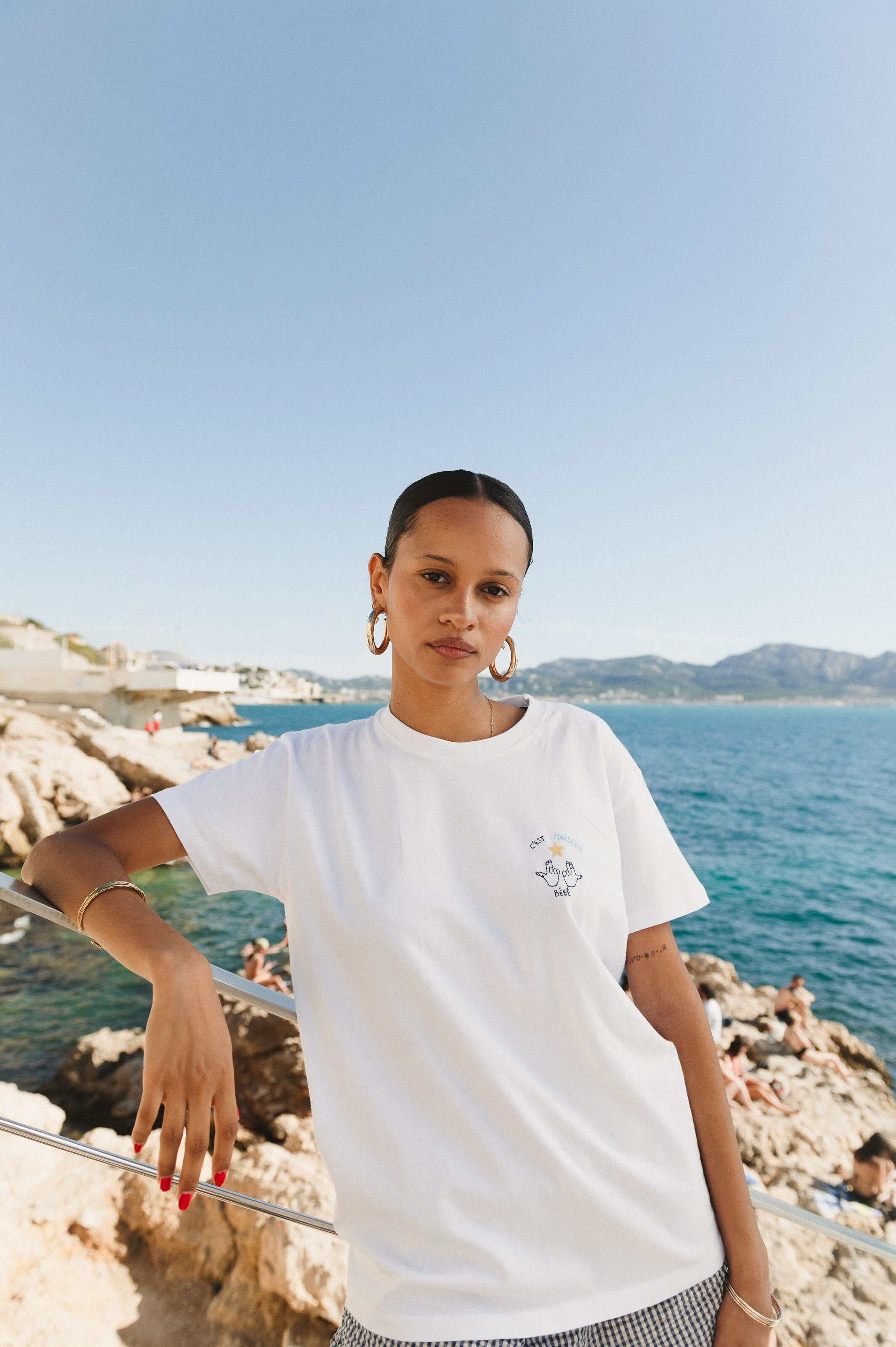 Camiseta de bebé bordada con Marsella