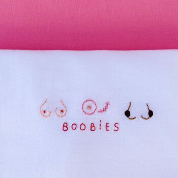 T-shirt brodé à la main Boobies - Octobre rose 3