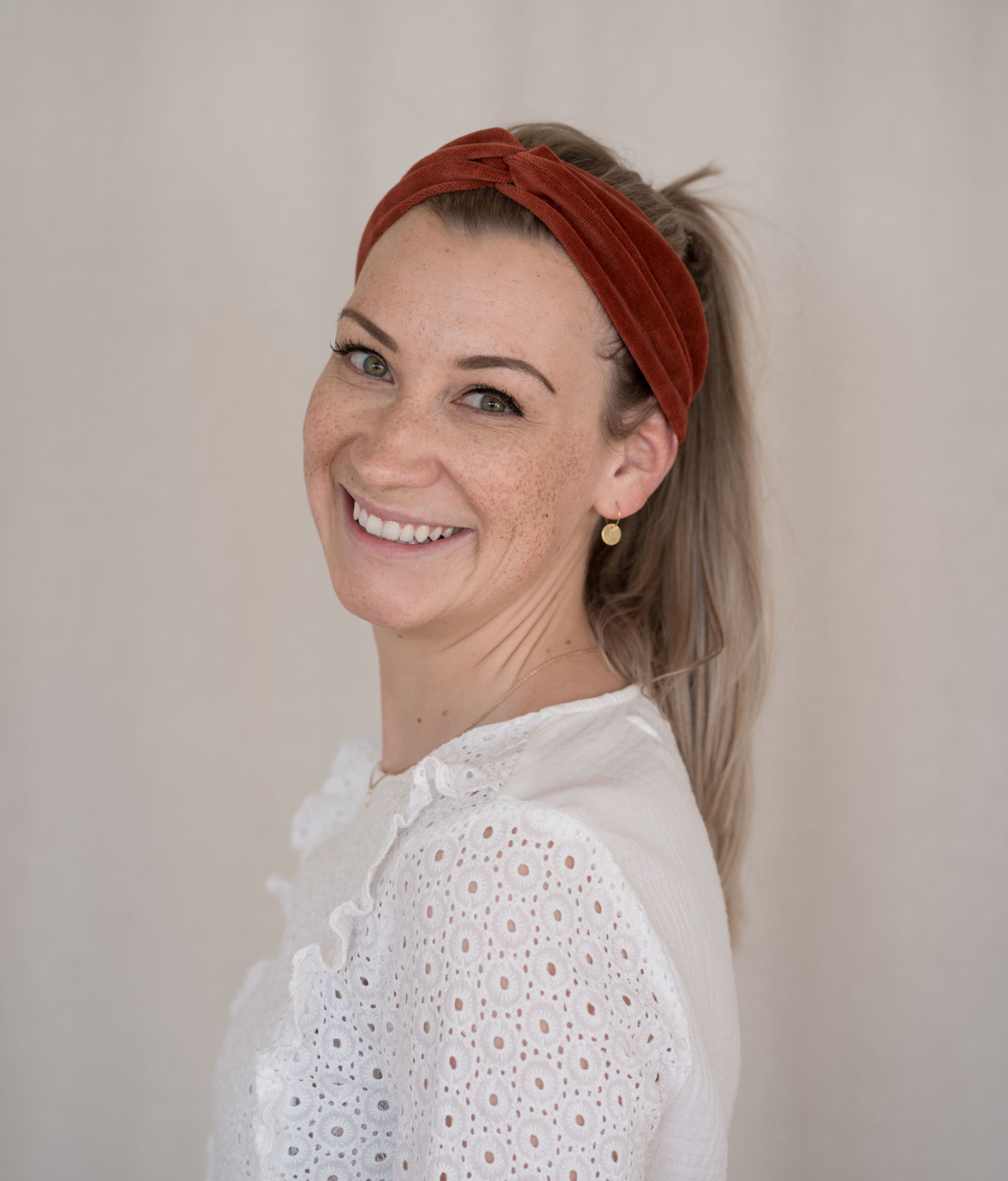 FASCIA PER CAPELLI CON FIOCCO IN VELLUTO BIOLOGICO HENNA