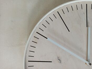 horloge simple blanche Aiguille blanche 45 cm 2