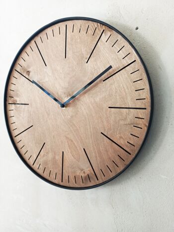 Horloge simple en noyer 58 cm 5