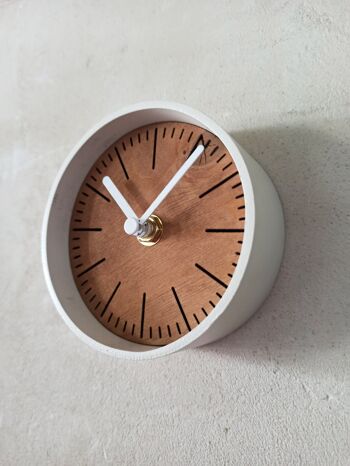 petite horloge de bureau en TECK Aiguille Blanche 10 cm et le socle 7x4x3cm 4