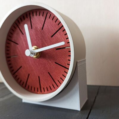 piccolo orologio da tavolo rosso Ago bianco 10 cm e base 7x4x3cm